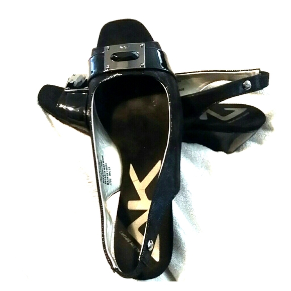 Anne Klein Shoes - ☘4 for $25☘Black Anne Klein Open Toe Wedges